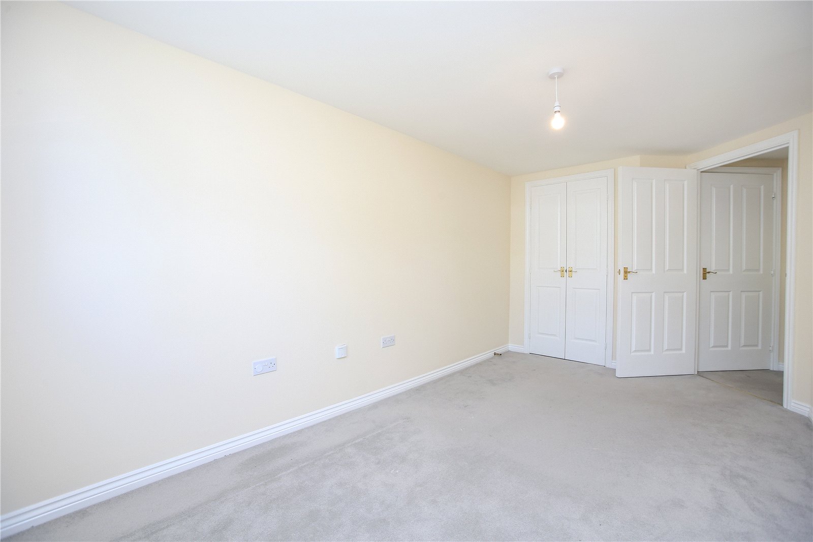 2 bedroom Flat to let in Cheltenham, Gloucestershire