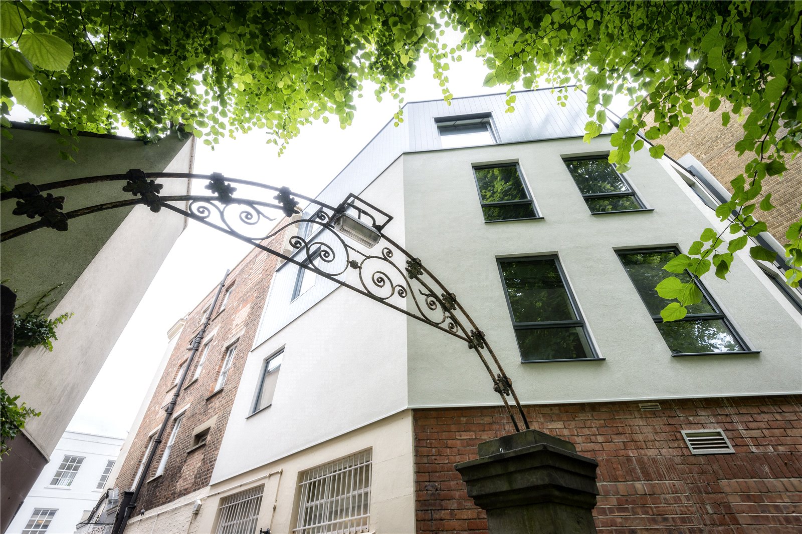 1 bedroom Flat to let in Cheltenham, Gloucestershire