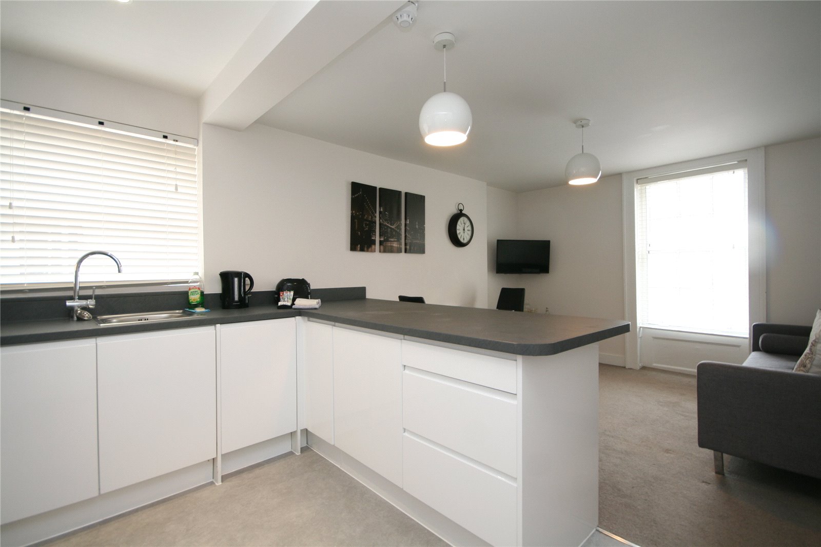 1 bedroom Flat to let in Cheltenham, Gloucestershire