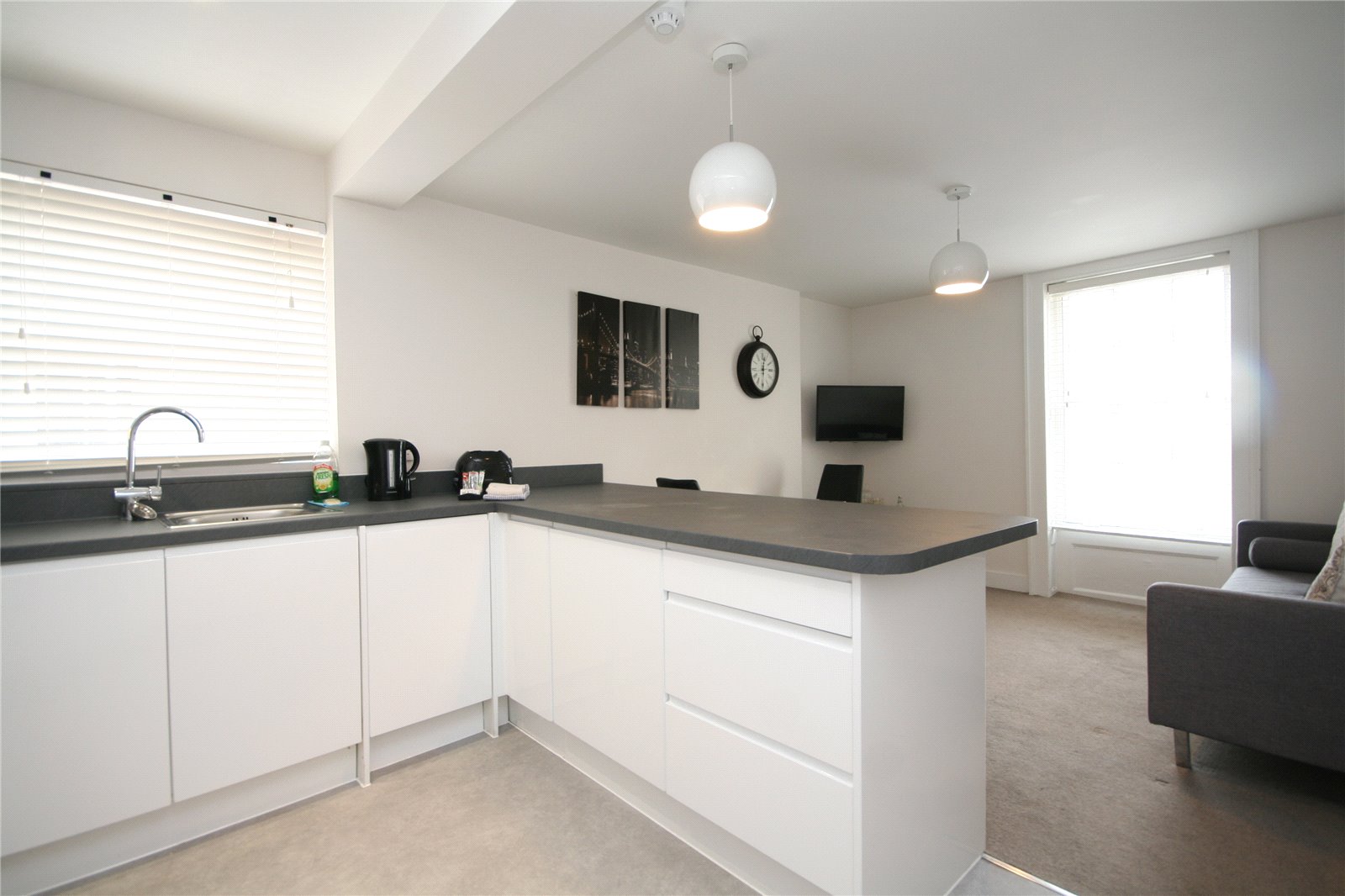 1 bedroom Flat to let in Cheltenham, Gloucestershire