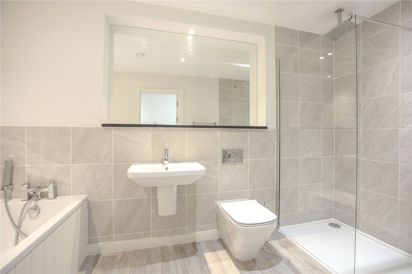 1 bedroom Flat to let in Cheltenham, Gloucestershire