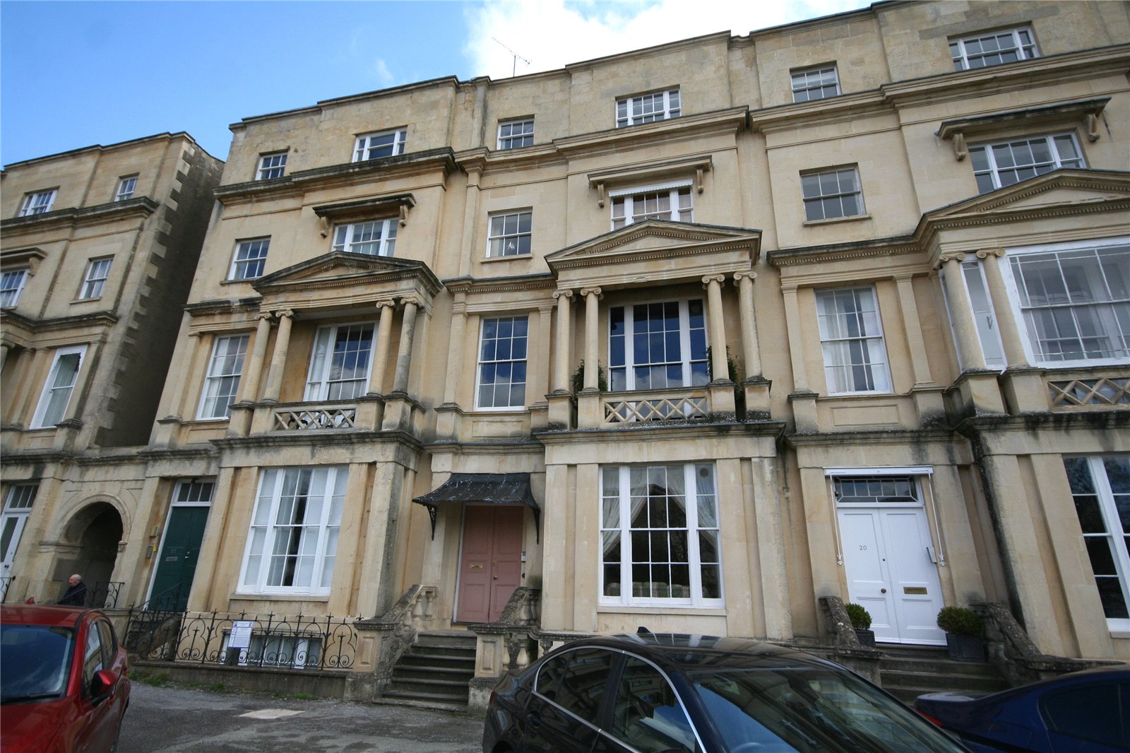 2 bedroom Flat to let in Cheltenham, Gloucestershire