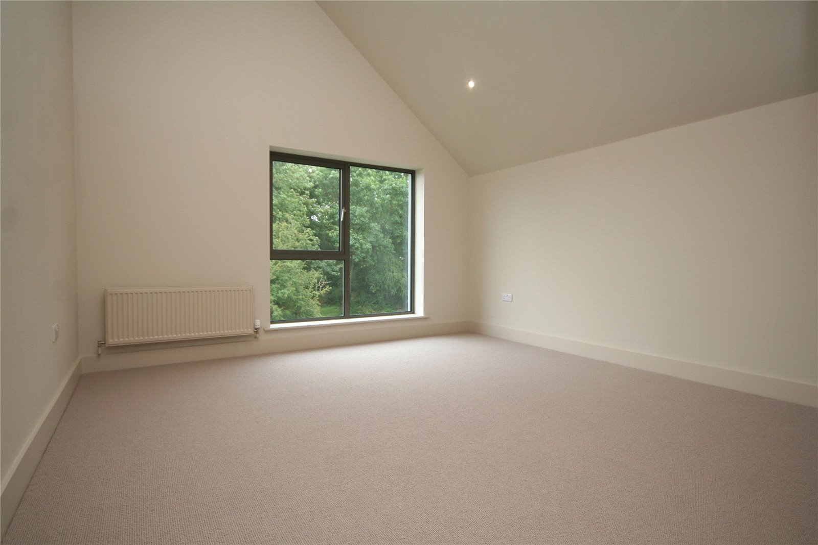 5 bedroom House to let in Cheltenham