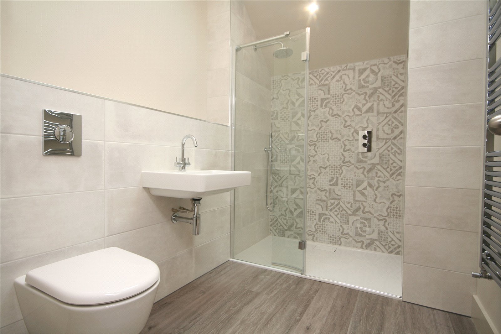 5 bedroom House to let in Cheltenham
