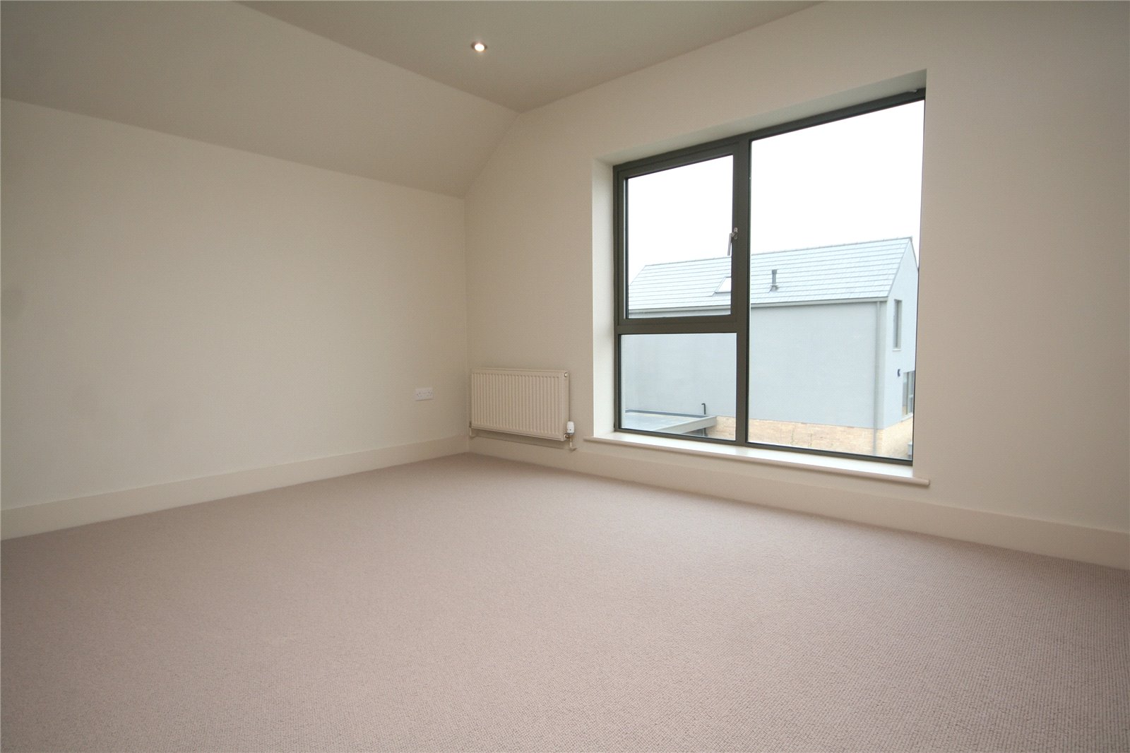 5 bedroom House to let in Cheltenham