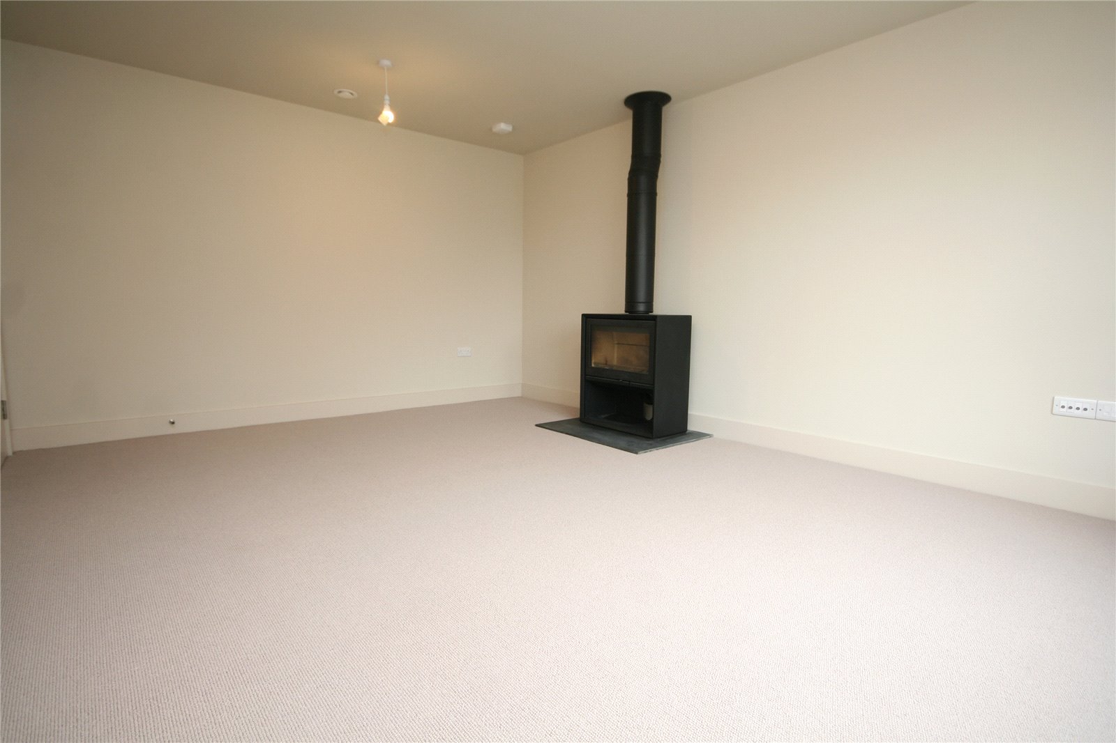 5 bedroom House to let in Cheltenham