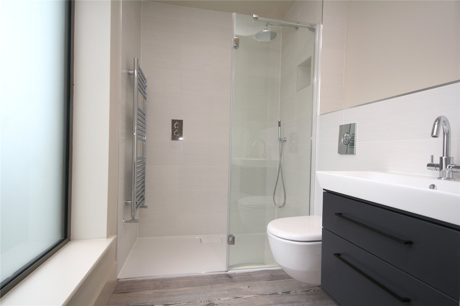 5 bedroom House to let in Cheltenham