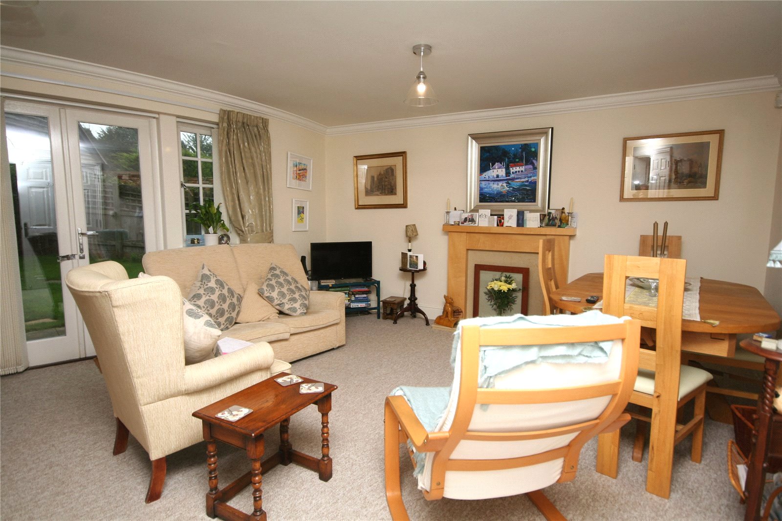 2 bedroom Flat to let in Broadway