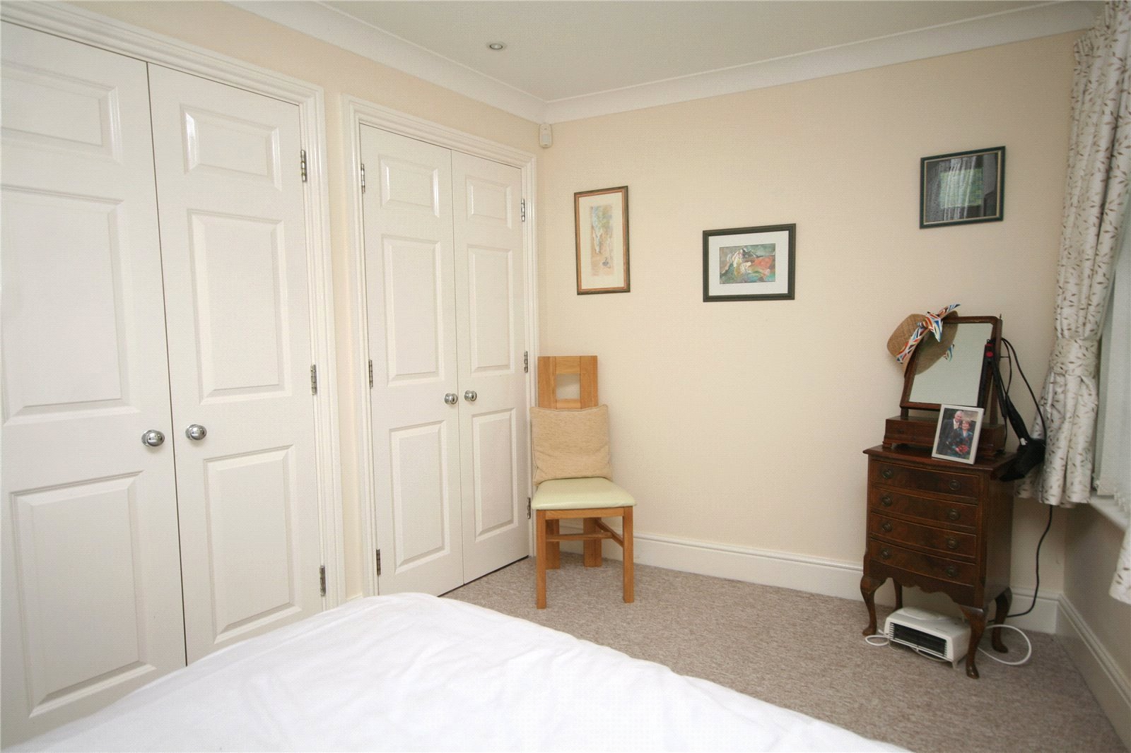 2 bedroom Flat to let in Broadway