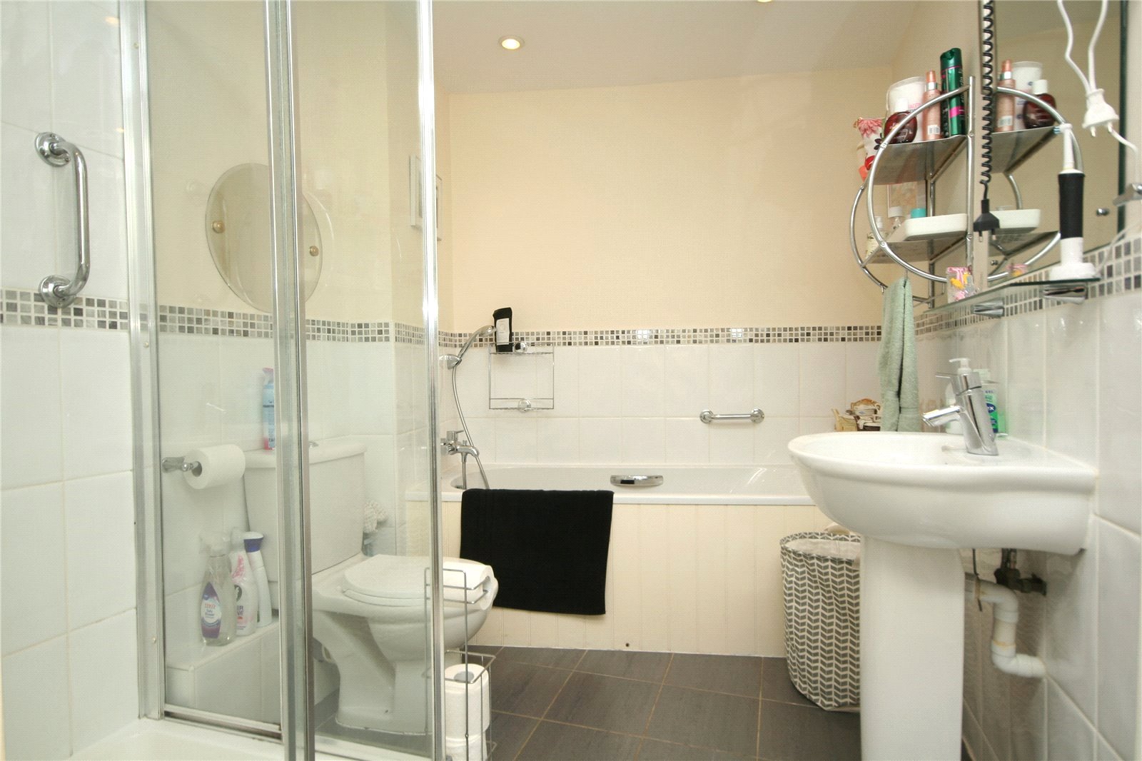 2 bedroom Flat to let in Broadway