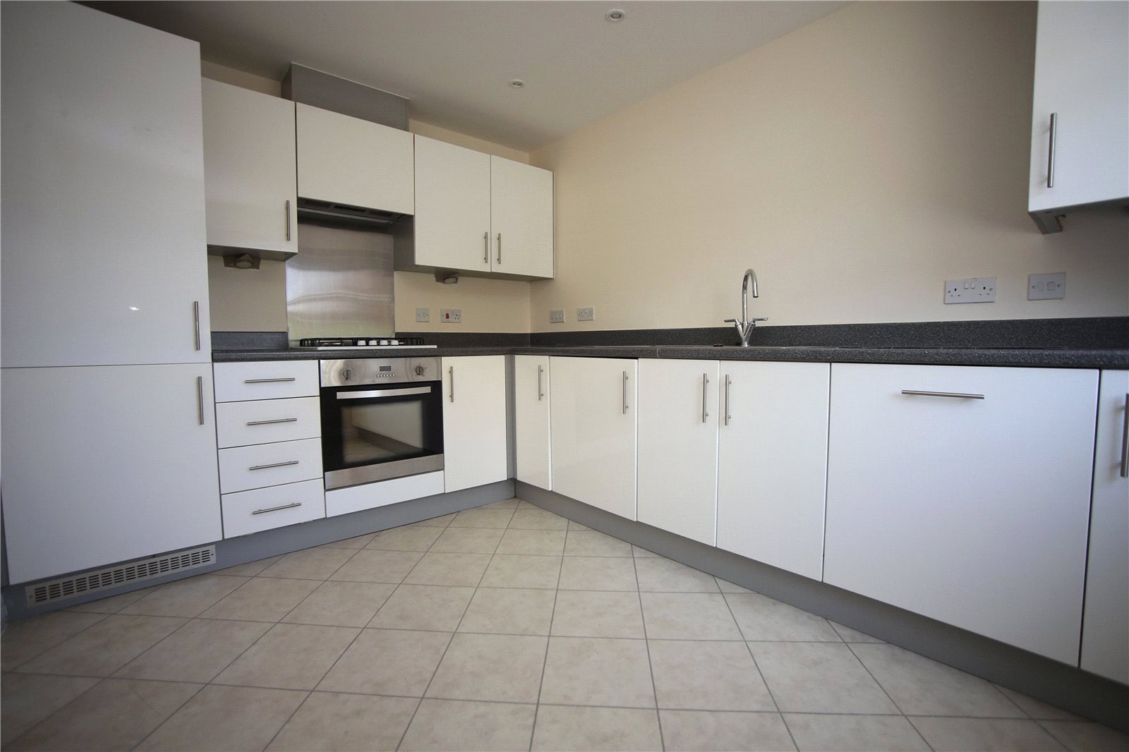 3 bedroom House to let in Evesham, Worcestershire