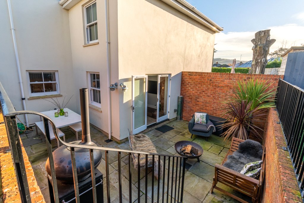 4 bedroom House to let in Charlton Kings, Cheltenham