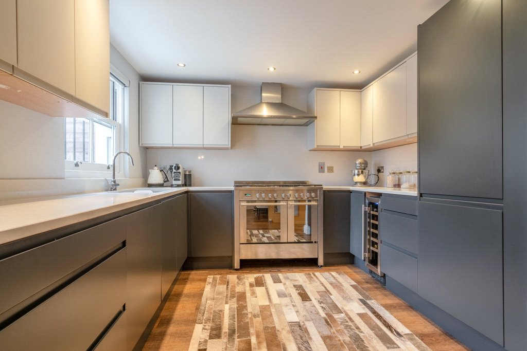 4 bedroom House to let in Charlton Kings, Cheltenham
