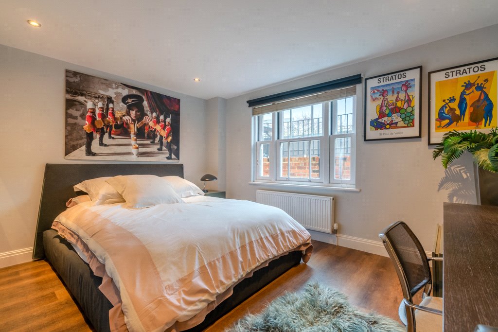 4 bedroom House to let in Charlton Kings, Cheltenham