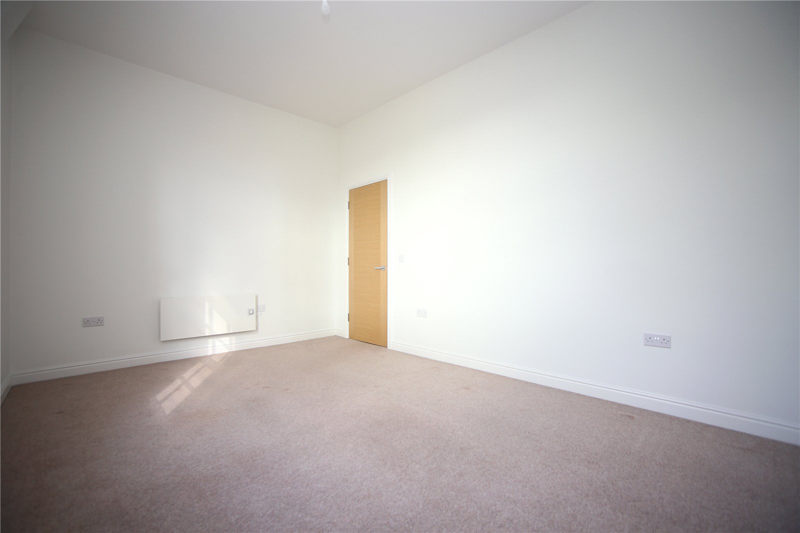1 bedroom Flat to let in Cheltenham, Gloucestershire