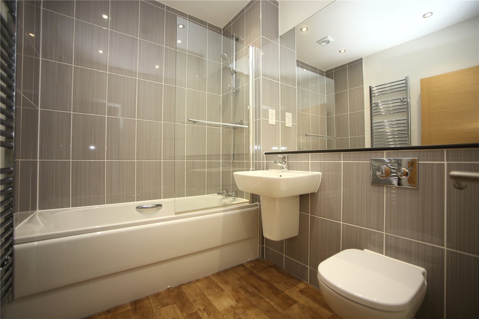 1 bedroom Flat to let in Cheltenham, Gloucestershire