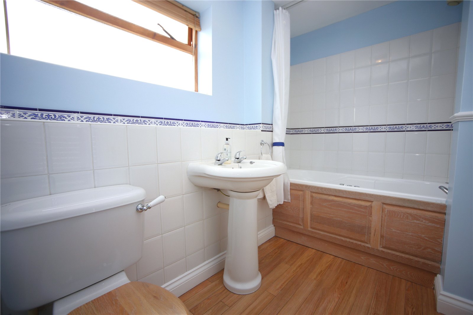 4 bedroom House to let in Swindon Village, Cheltenham, Gloucestershire