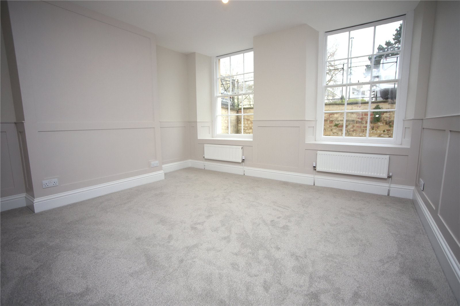 2 bedroom Flat to let in Cheltenham, Gloucestershire
