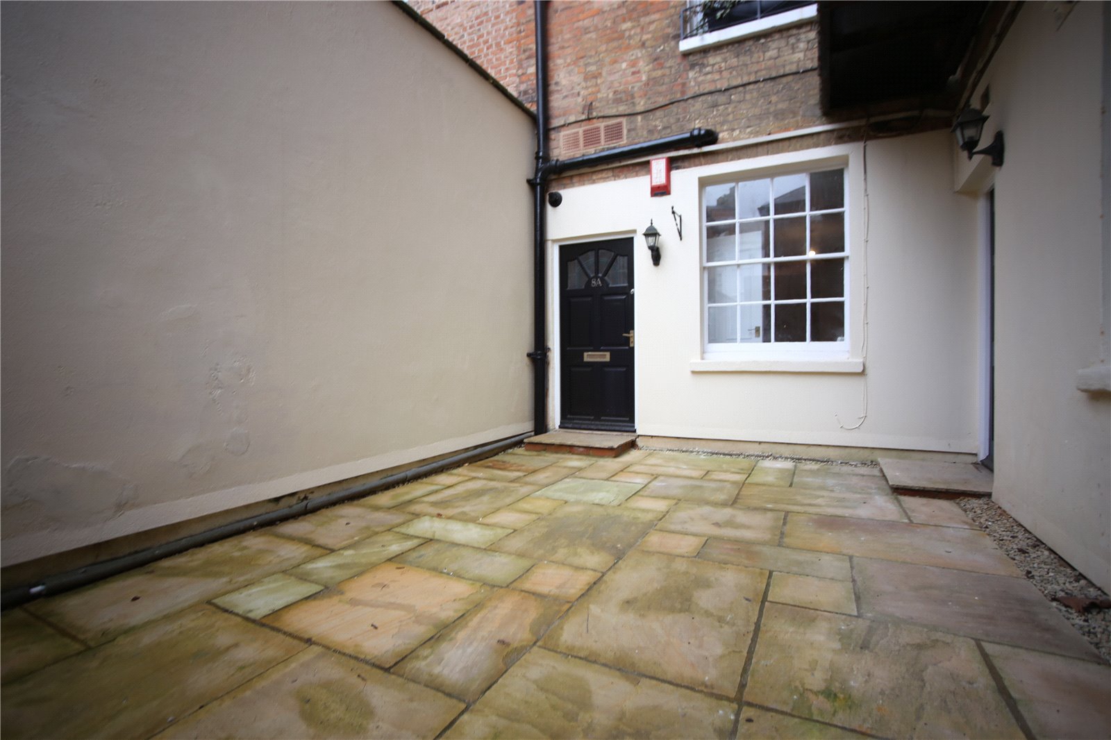 2 bedroom Flat to let in Cheltenham, Gloucestershire
