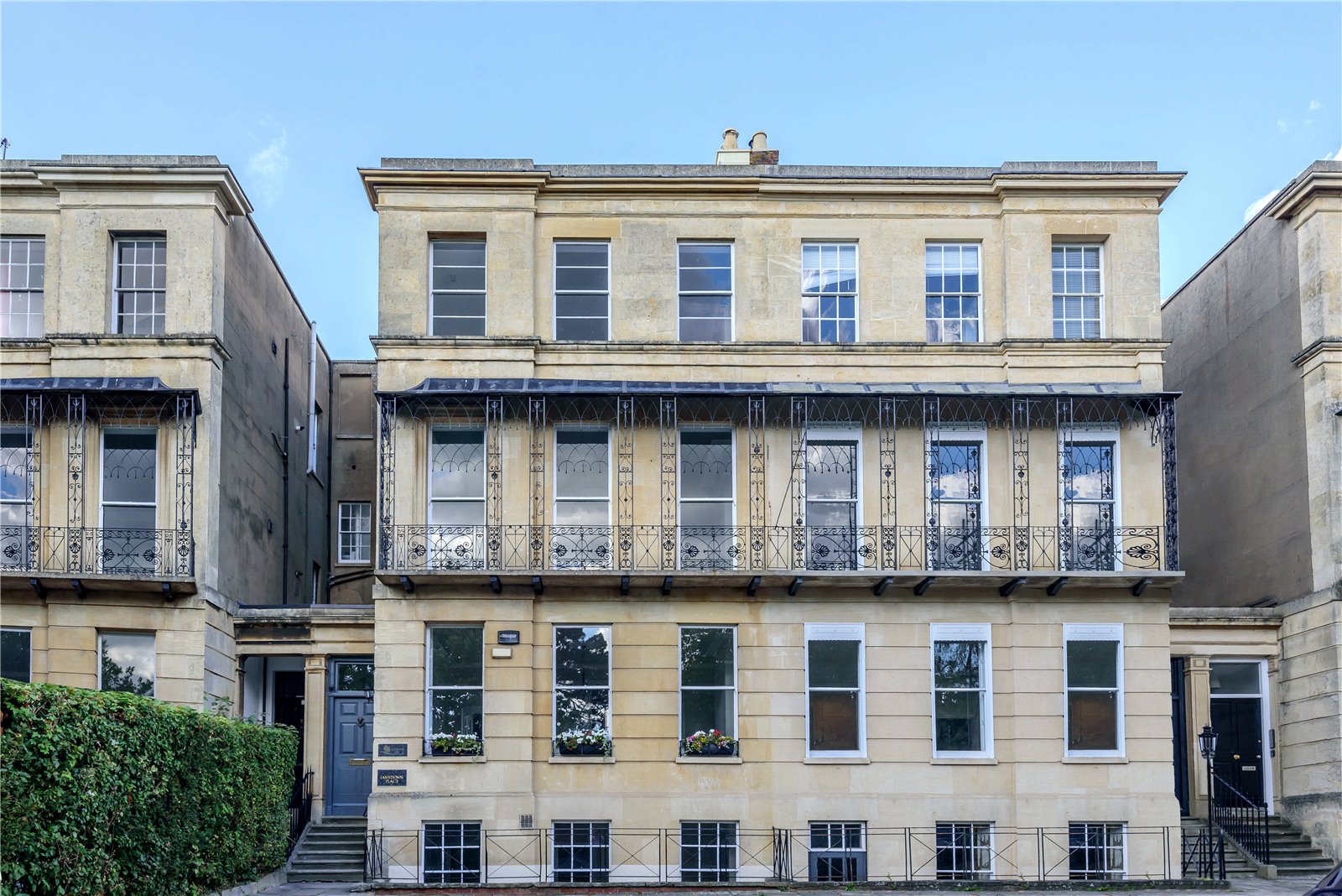 2 bedroom Flat to let in Cheltenham, Gloucestershire