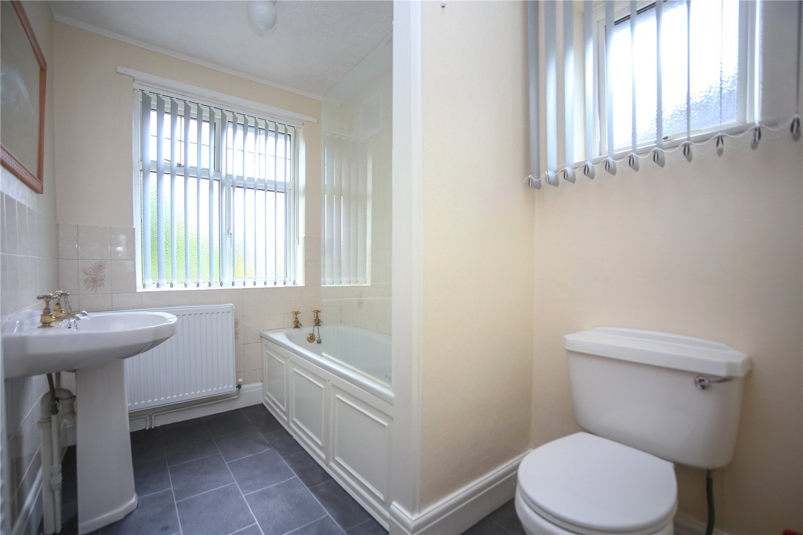 3 bedroom House to let in Cheltenham, Gloucestershire