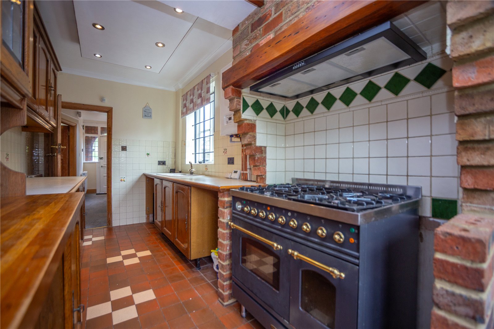 3 bedroom House to let in Cheltenham, Gloucestershire