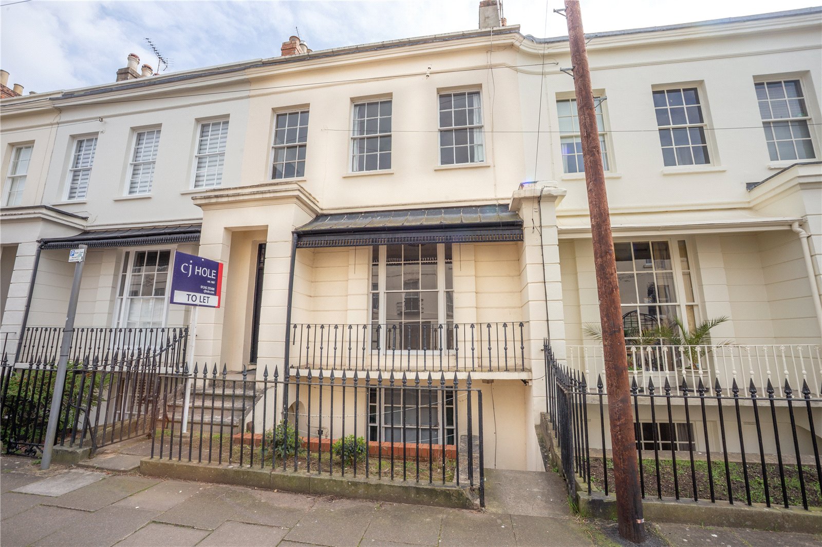 4 bedroom House to let in Cheltenham, Gloucestershire