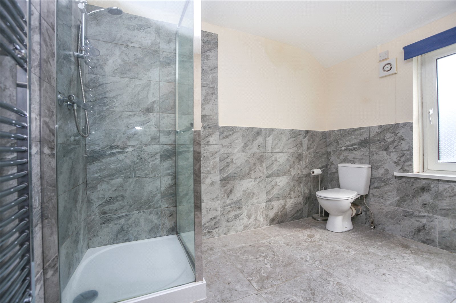 4 bedroom House to let in Cheltenham, Gloucestershire