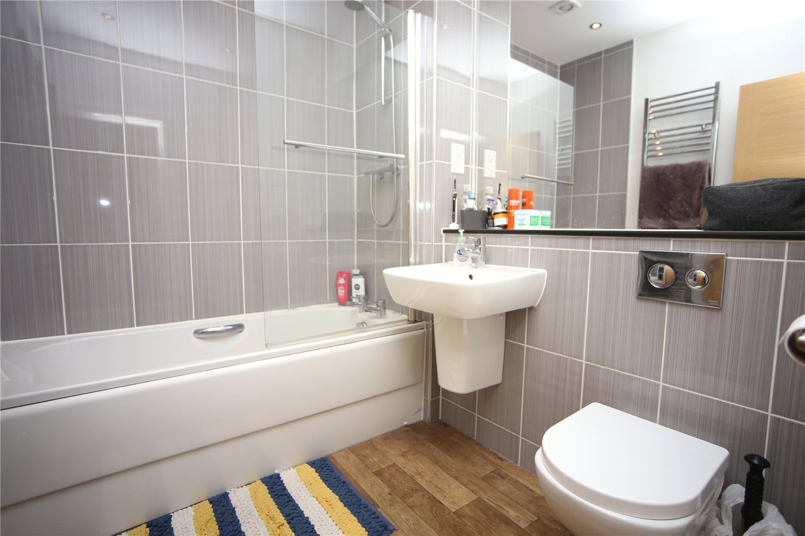 1 bedroom Flat to let in Cheltenham, Gloucestershire