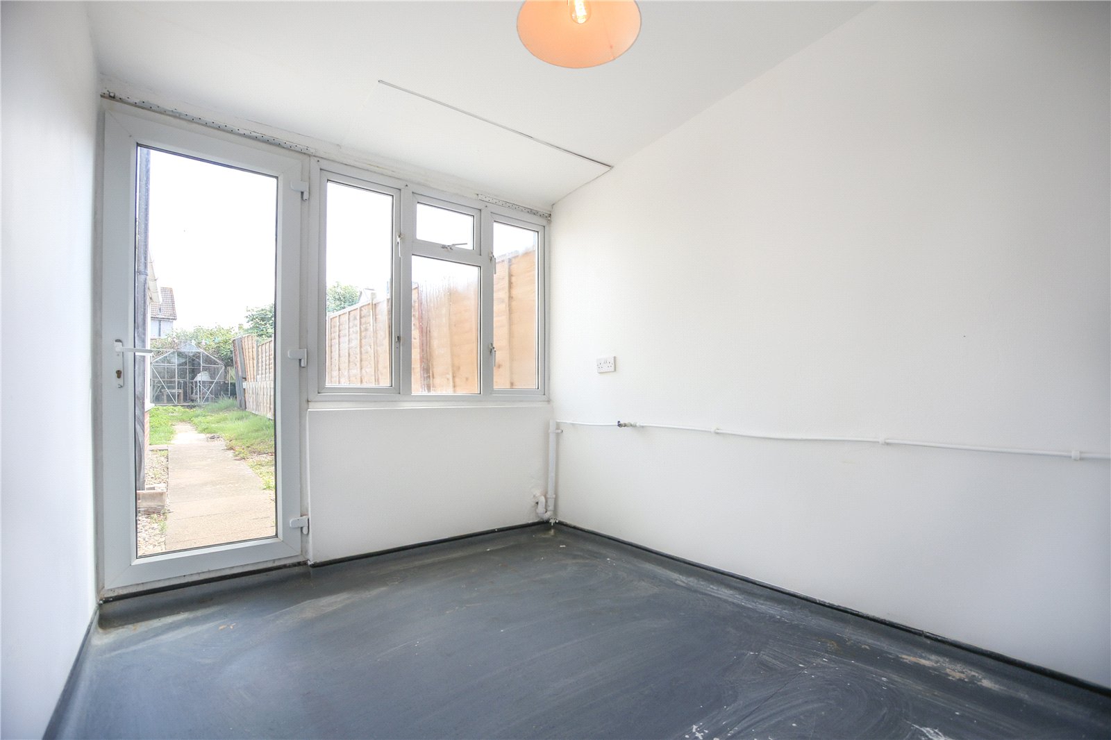 3 bedroom House to let in Cheltenham, Gloucestershire