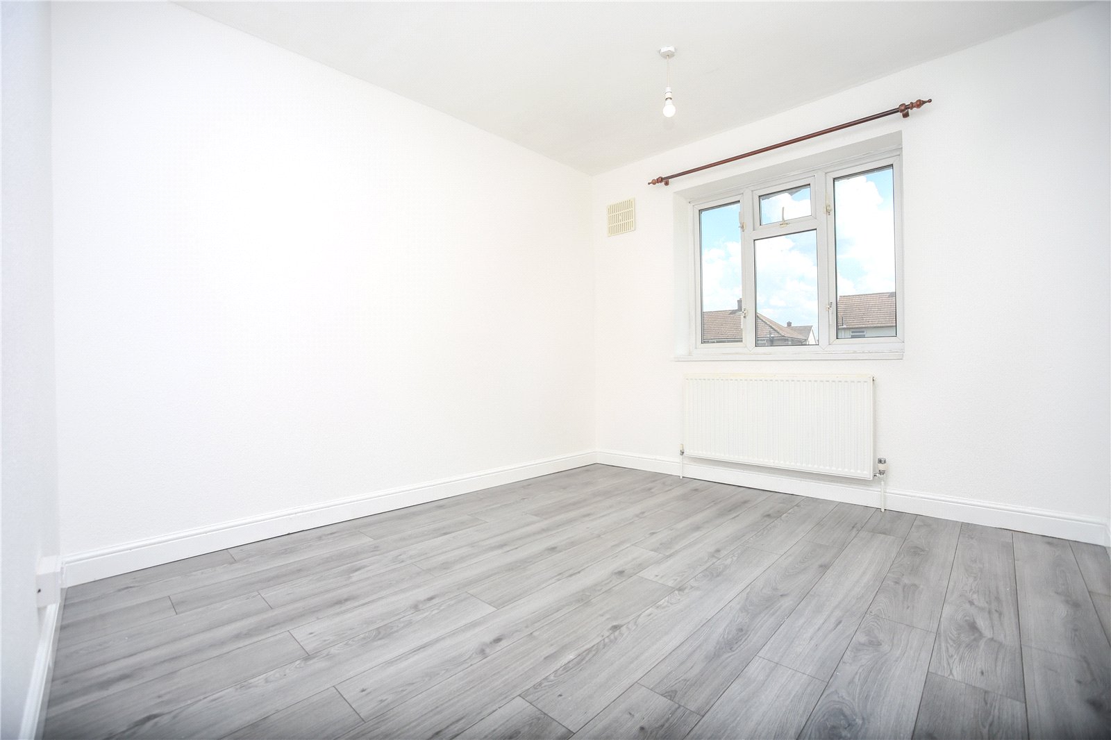 3 bedroom House to let in Cheltenham, Gloucestershire