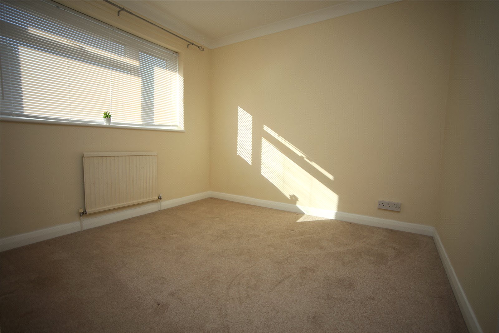 3 bedroom House to let in Cheltenham, Gloucestershire