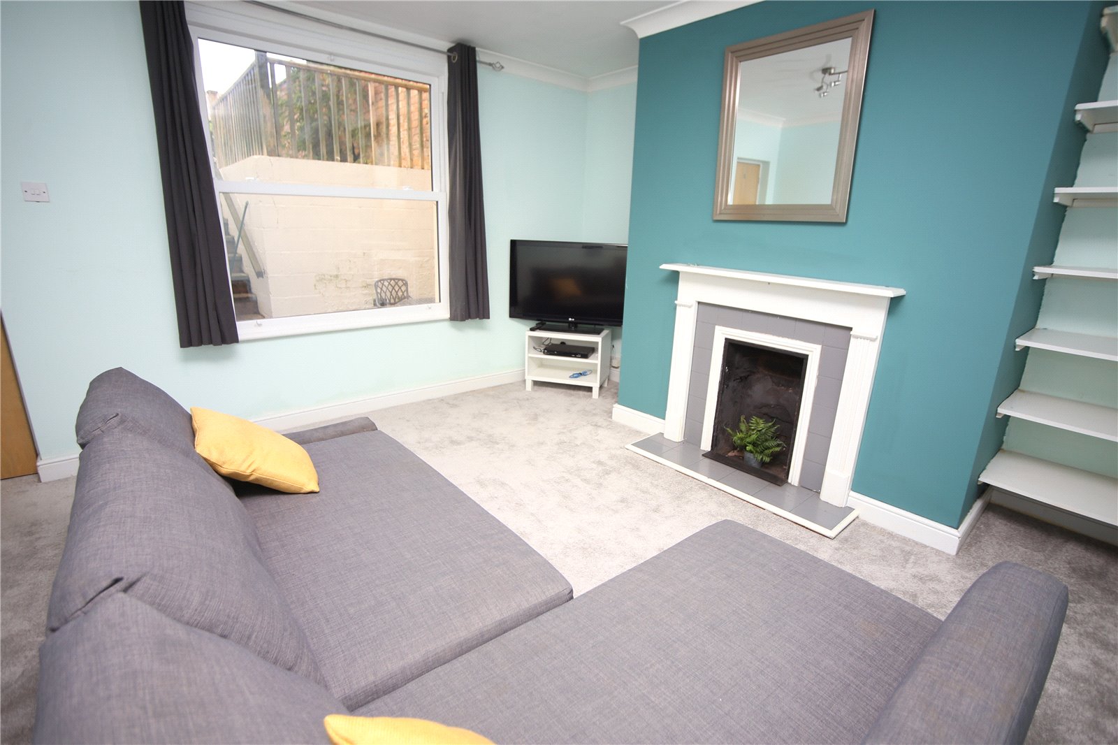 1 bedroom Flat to let in Cheltenham, Gloucestershire
