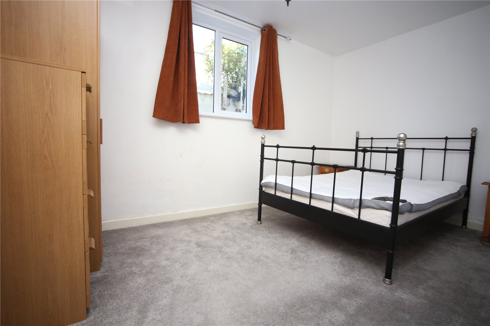 1 bedroom Flat to let in Cheltenham, Gloucestershire