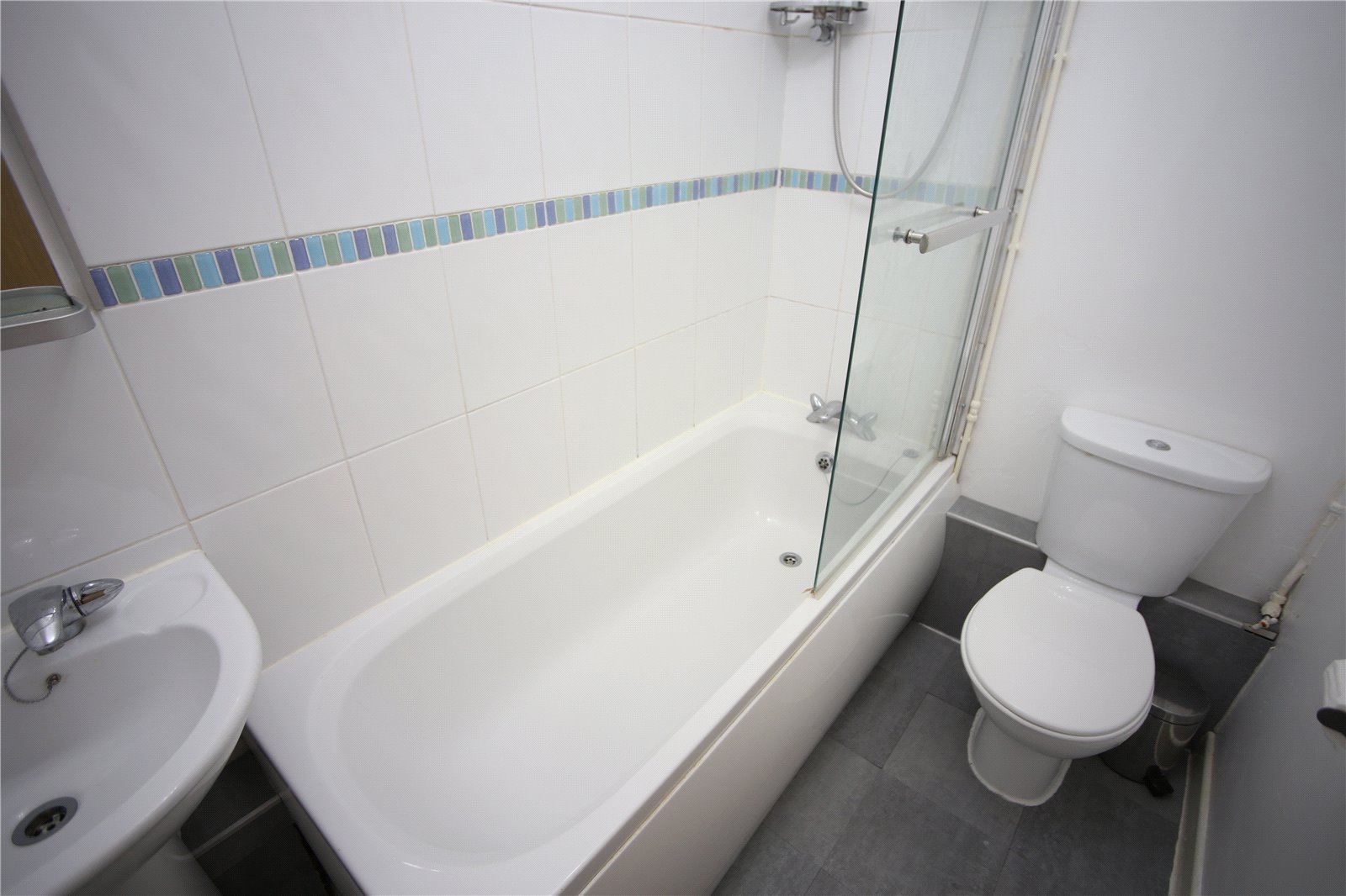 1 bedroom Flat to let in Cheltenham, Gloucestershire
