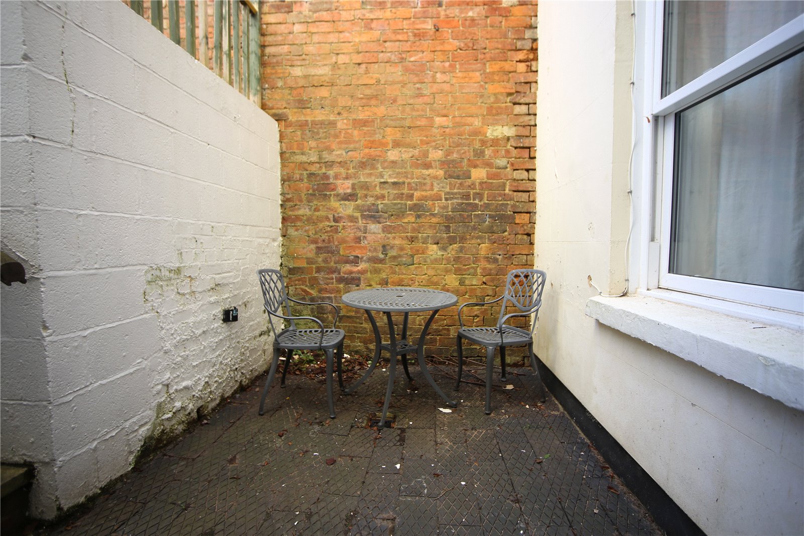 1 bedroom Flat to let in Cheltenham, Gloucestershire