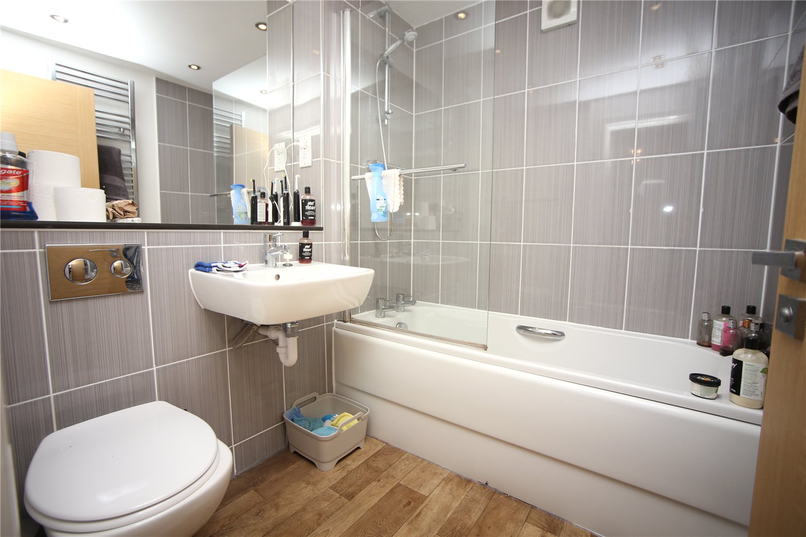 1 bedroom Flat to let in Cheltenham, Gloucestershire