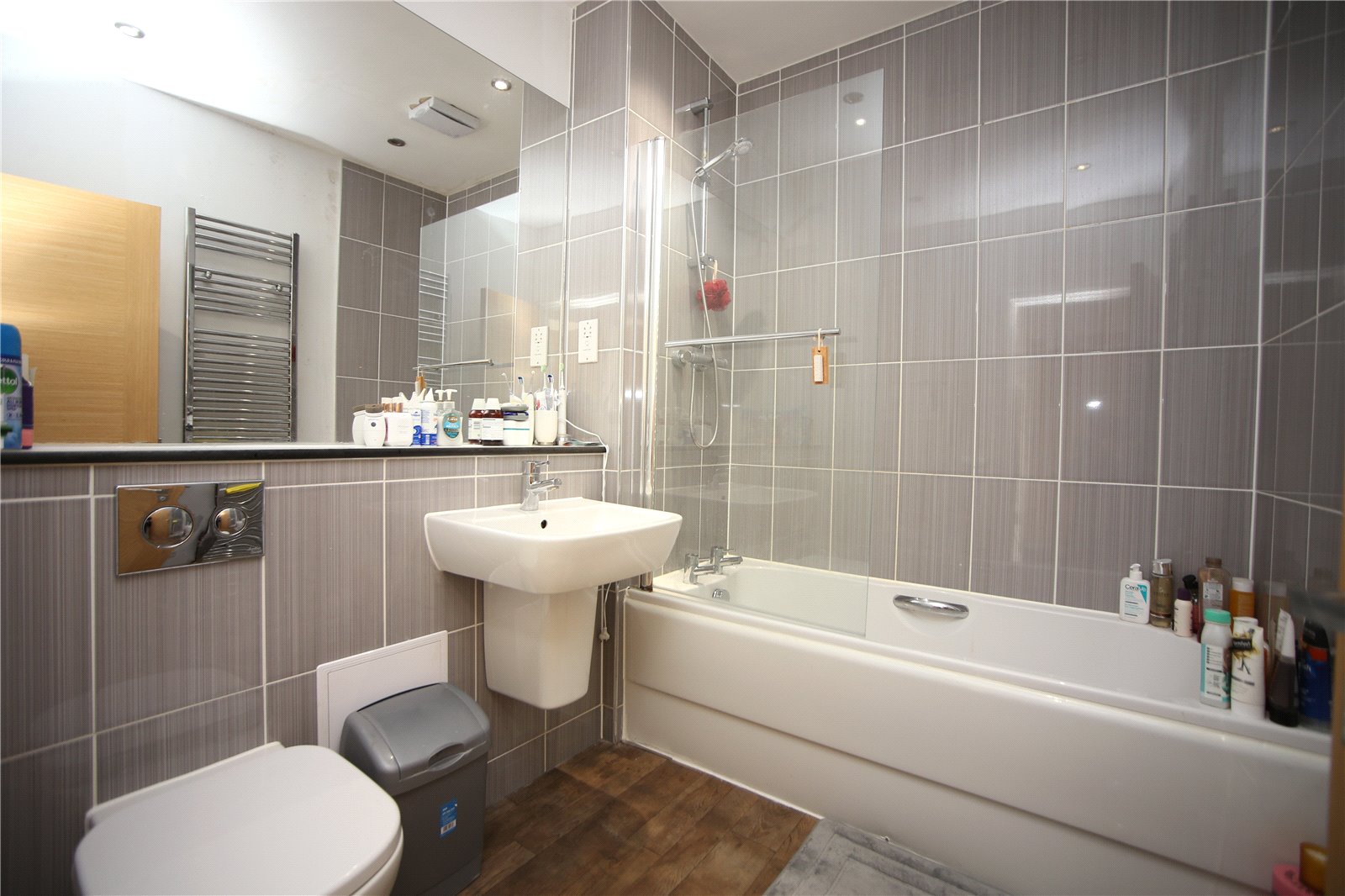 1 bedroom Flat to let in Cheltenham, Gloucestershire