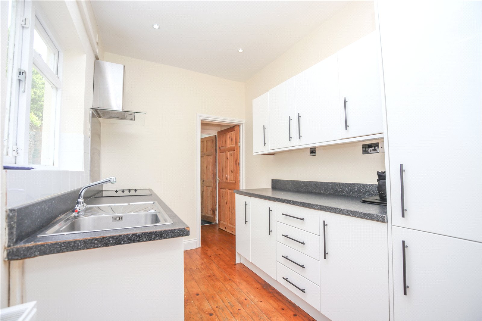 2 bedroom Flat to let in Cheltenham, Gloucestershire