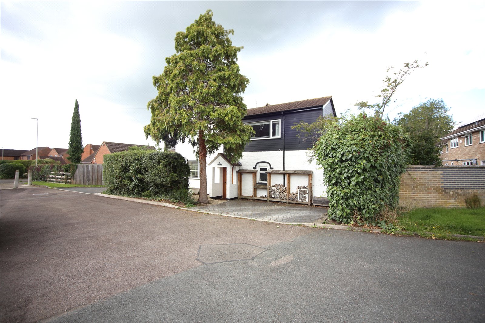 4 bedroom House to let in Up Hatherley, Cheltenham, Gloucestershire