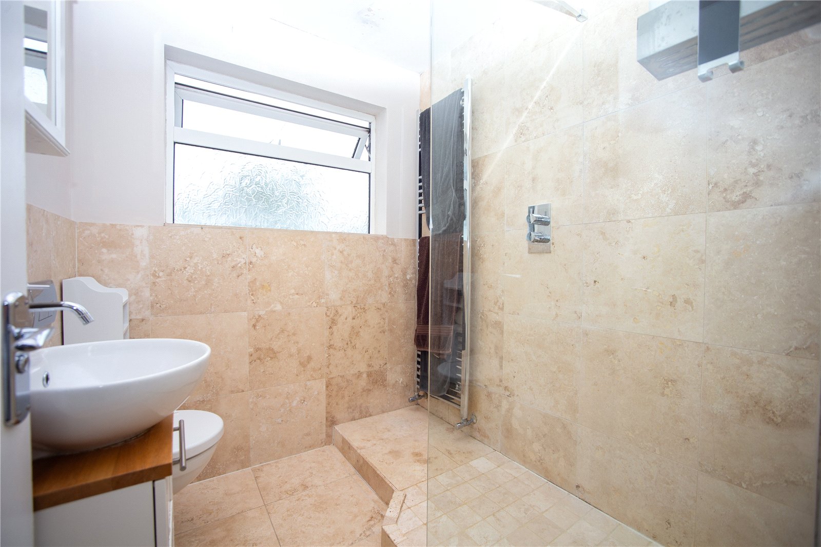 4 bedroom House to let in Up Hatherley, Cheltenham, Gloucestershire