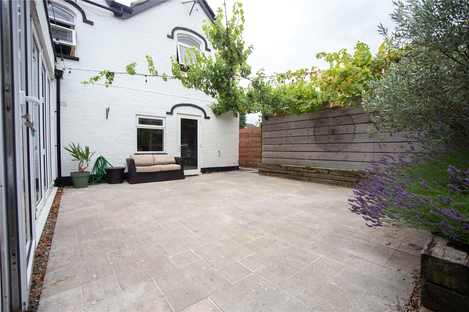 4 bedroom House to let in Up Hatherley, Cheltenham, Gloucestershire