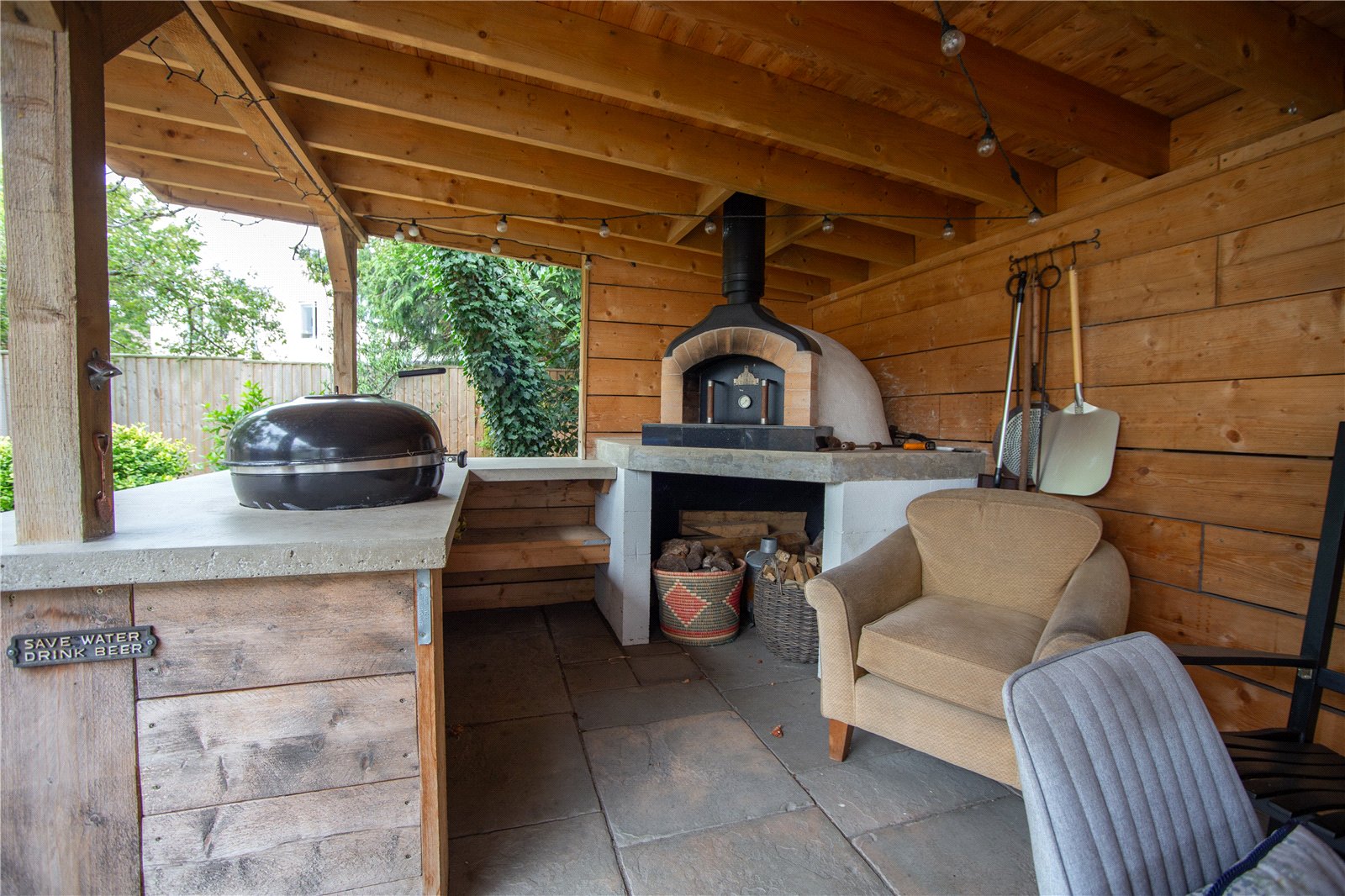 4 bedroom House to let in Up Hatherley, Cheltenham, Gloucestershire