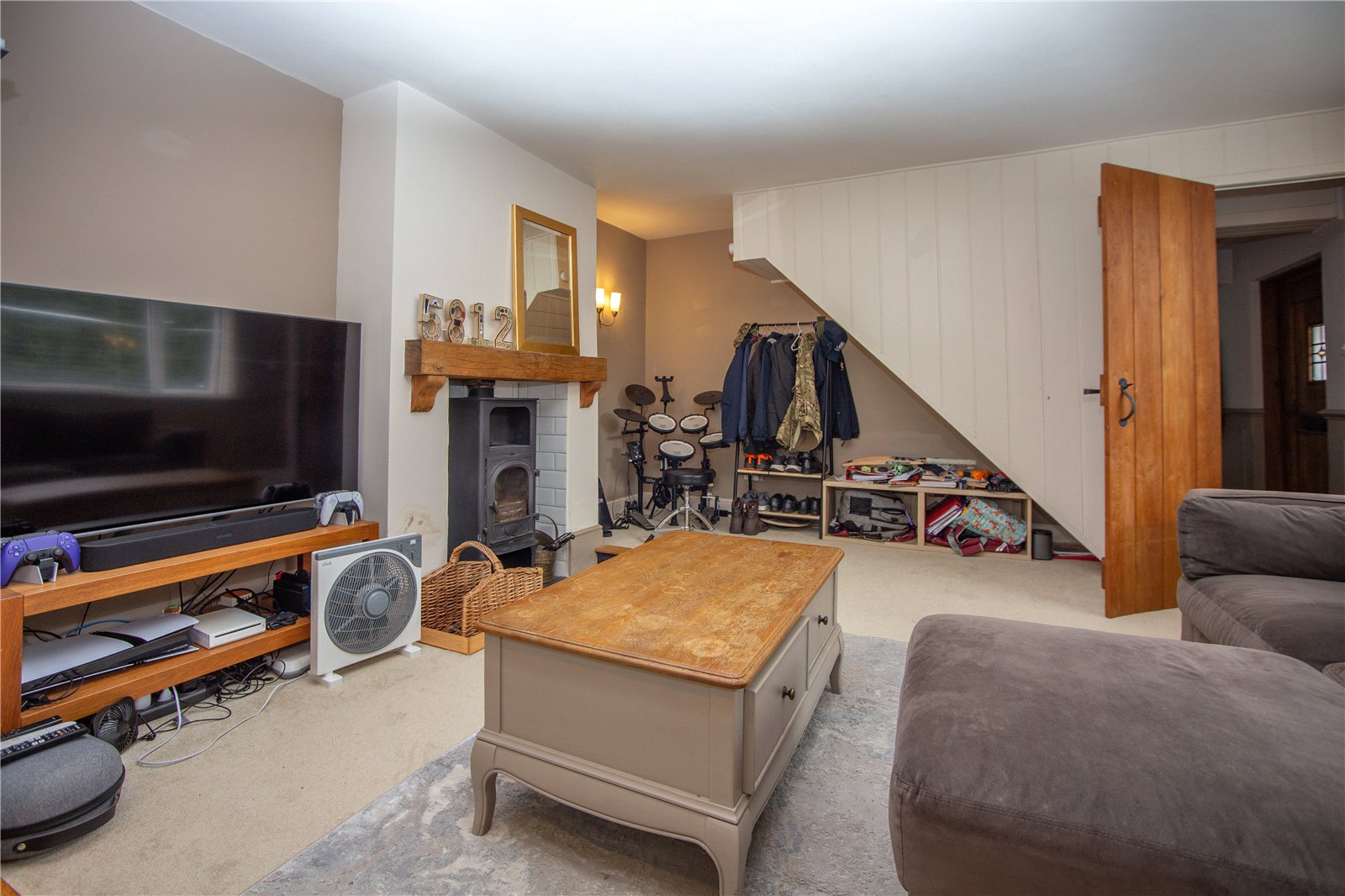 4 bedroom House to let in Up Hatherley, Cheltenham, Gloucestershire