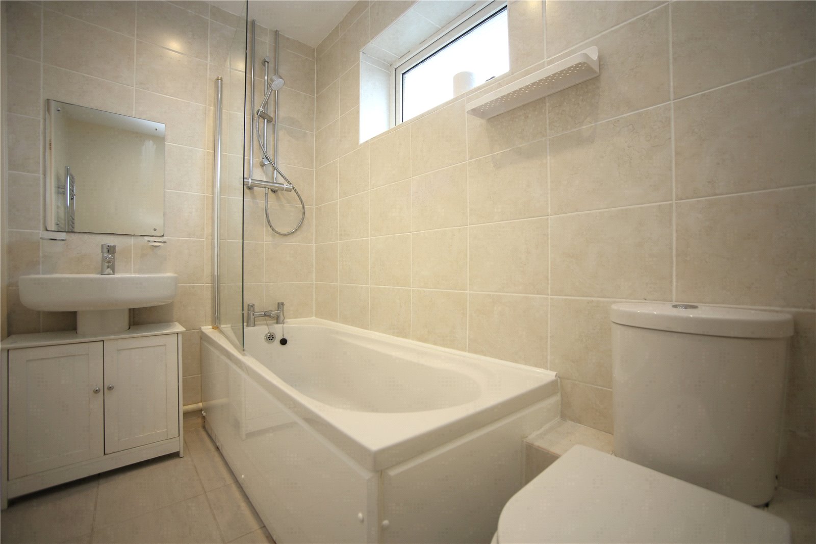 3 bedroom House to let in Cheltenham, Gloucestershire