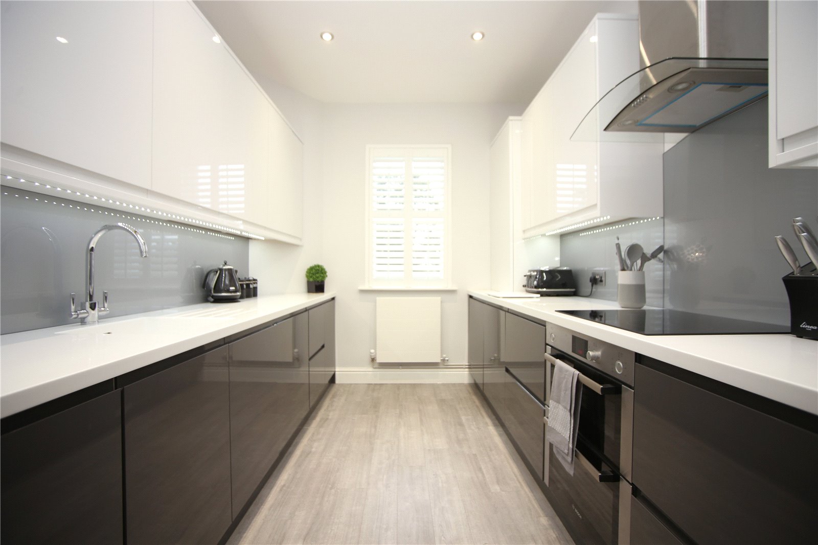 2 bedroom Flat to let in Cheltenham, Gloucestershire