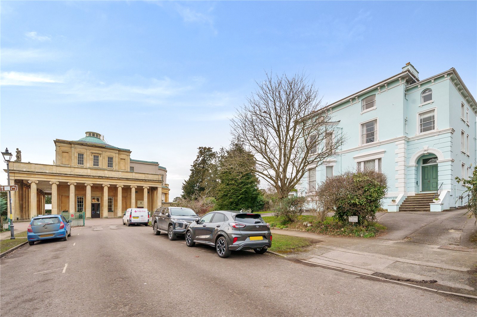 2 bedroom Flat to let in Cheltenham, Gloucestershire