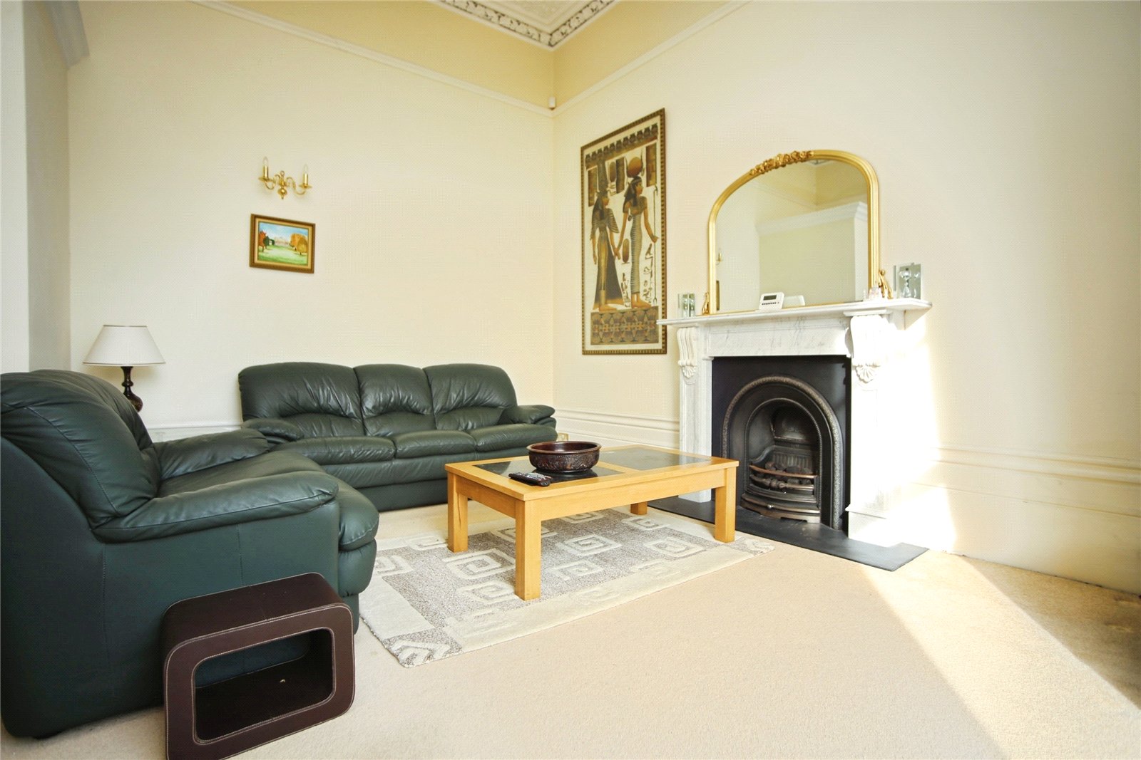 2 bedroom Flat to let in Cheltenham, Gloucestershire
