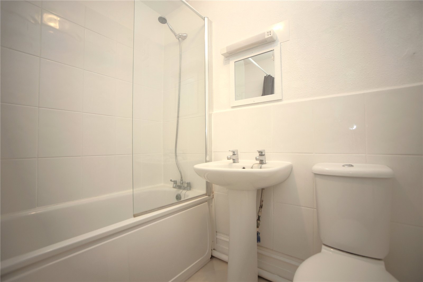 2 bedroom Flat to let in Cheltenham, Gloucestershire