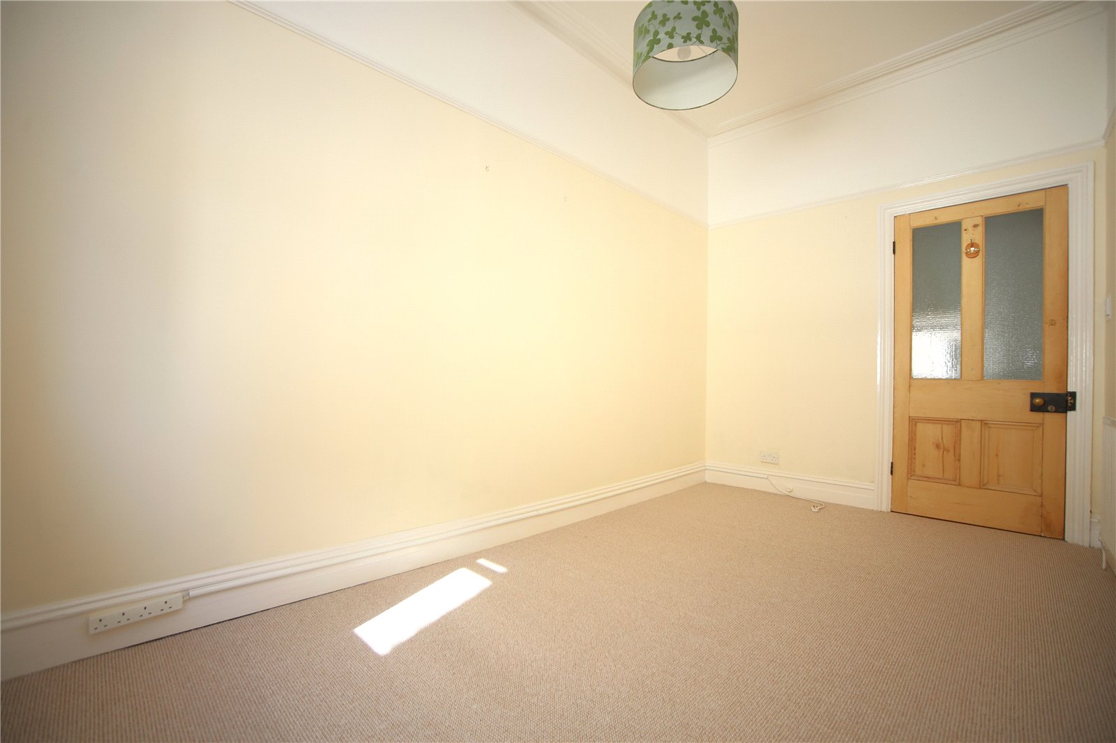 2 bedroom Flat to let in Cheltenham, Gloucestershire